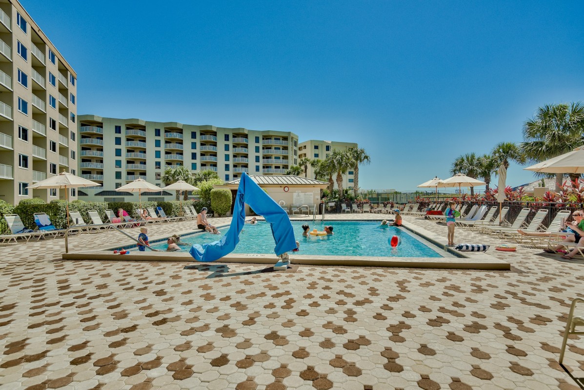 Islanders Pool Rental | Islander Resort